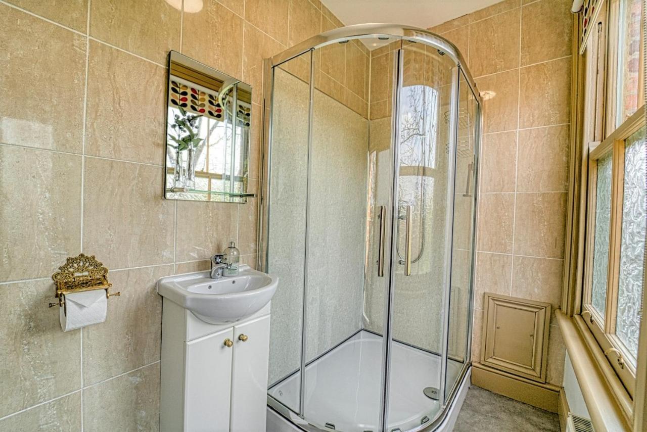 Host & Stay - Upper Tything Apartment Вустер Экстерьер фото